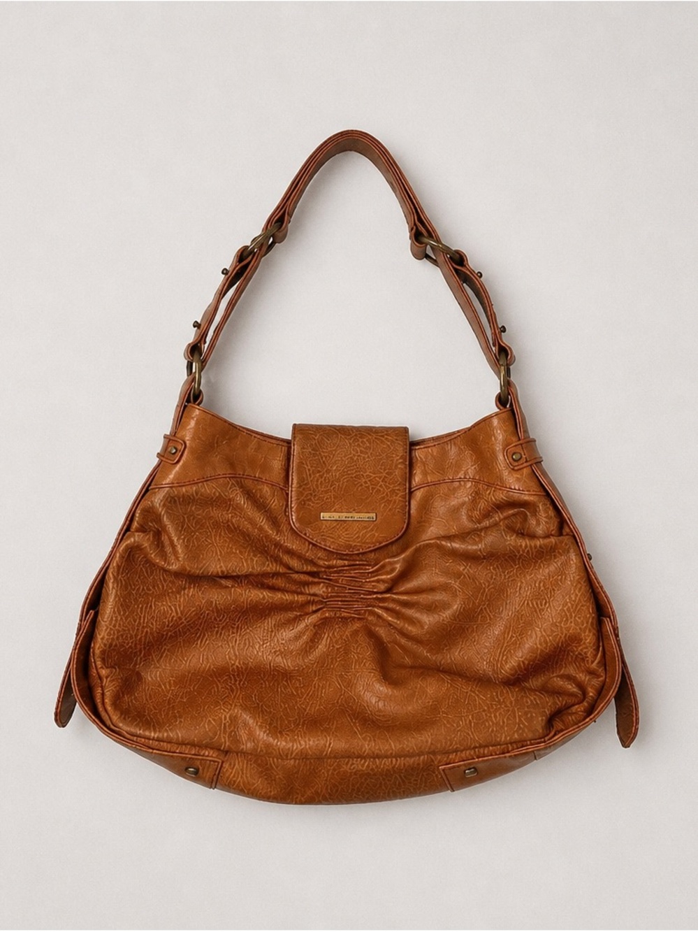 Matt and Nat Women’s Tan Vegan Leather Shoulder Bag